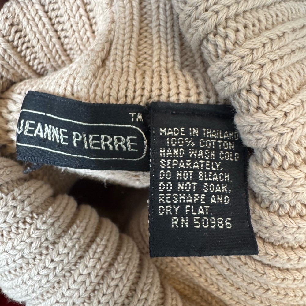 Cozy Cream Turtleneck Vintage Sweater - Picture 9 of 9